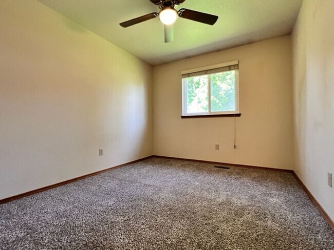 Building Photo - Beautiful Home in Boise!  *Special $300 OF...