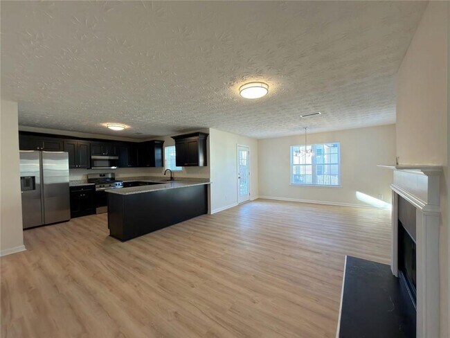 Building Photo - 2770 Austin Ridge Dr NE