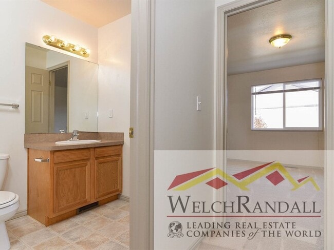 Building Photo - Charming 2 Bed 1.5 Bath Townhome in Harris...