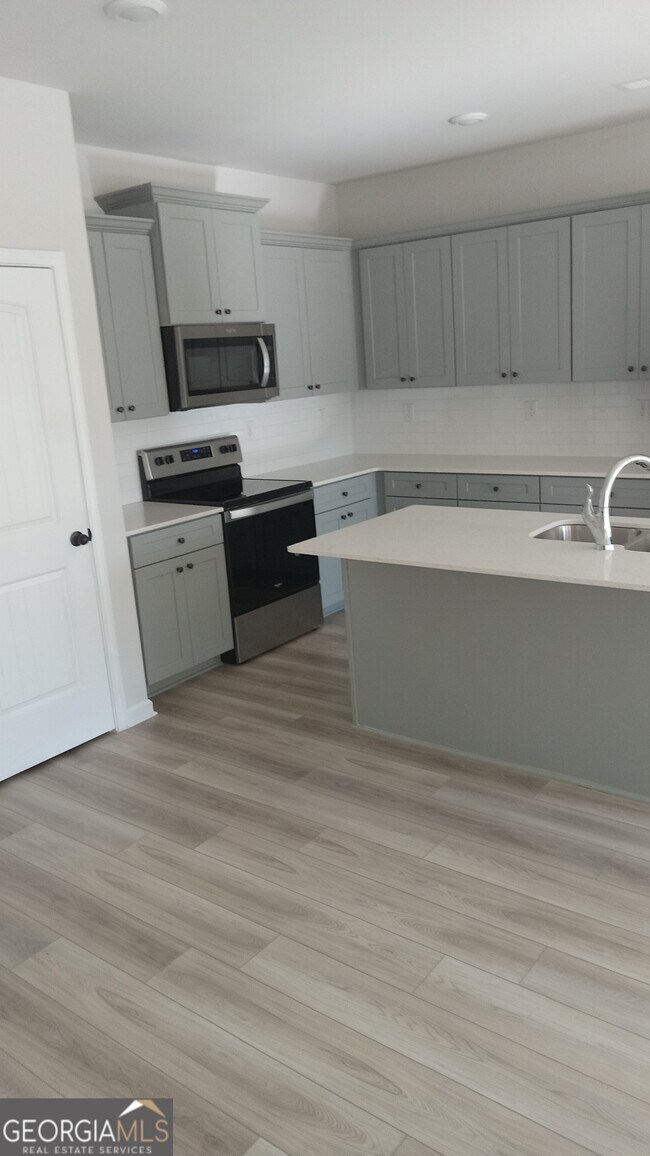 Building Photo - 2498 Polaris Way SW