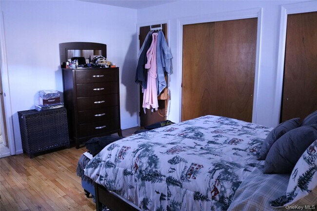 Building Photo - 649 E Beech St