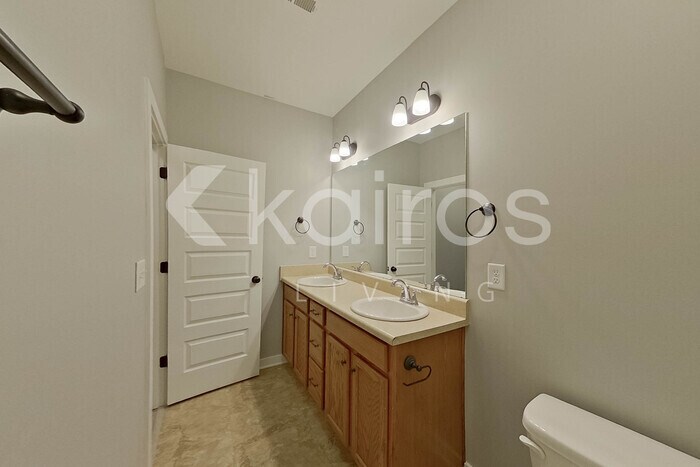 Building Photo - 45 HAWK LN