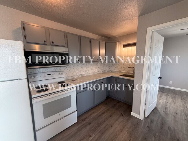 Building Photo - 1509 S Oak Grove Rd