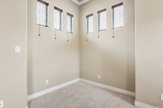 Building Photo - 4911 Country Cv