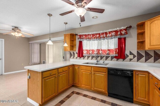 Building Photo - 12630 N Blue Ridge Dr