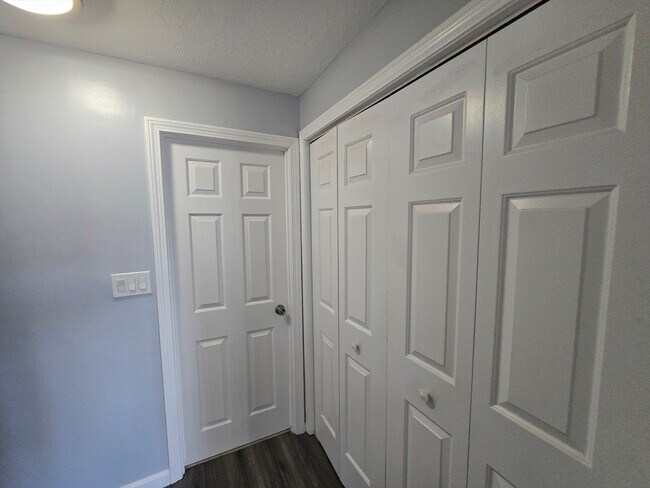 Building Photo - 230 Willard St