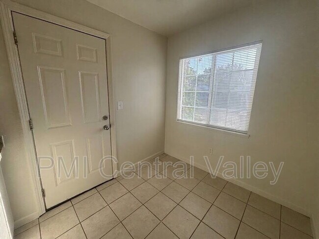 Building Photo - 1302 N Filbert St