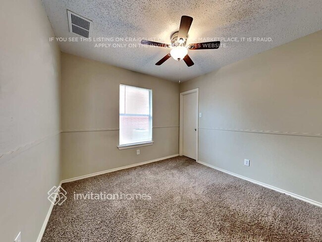 Building Photo - 1042 Ridgecrest Dr