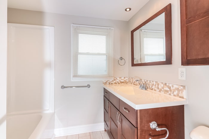 Building Photo - 4150 Beechgrove Dr