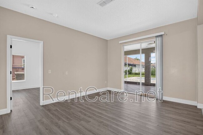 Building Photo - 121 Aurelia Ct
