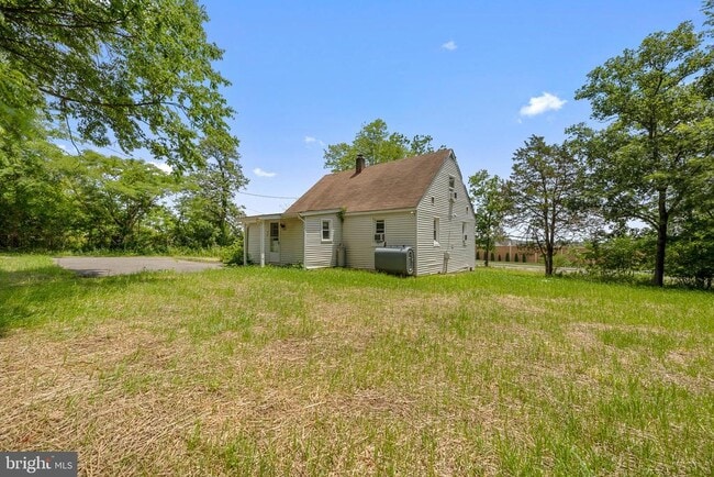 Building Photo - 10680 Mary J Champ Wy