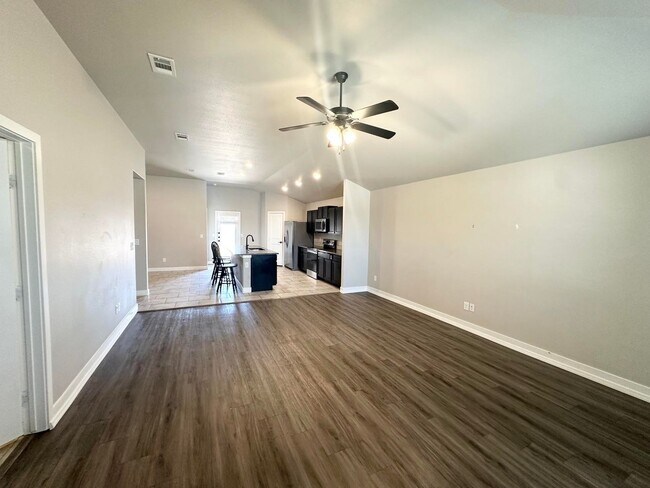 Building Photo - 6802 Stake Ave