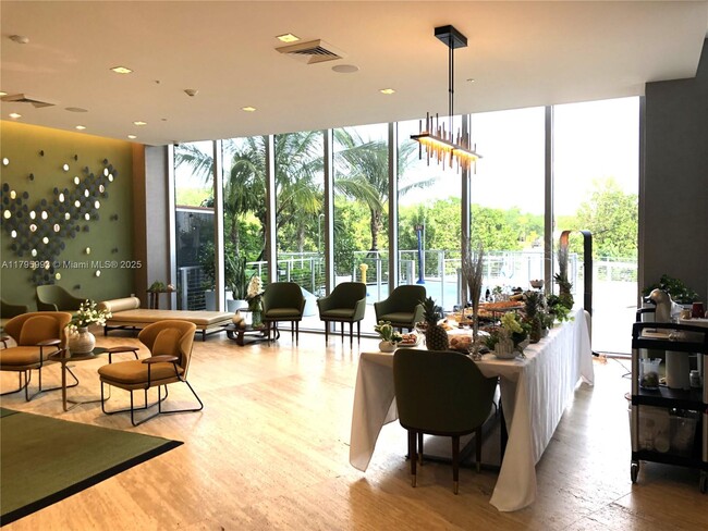 Building Photo - 16385 Biscayne Blvd