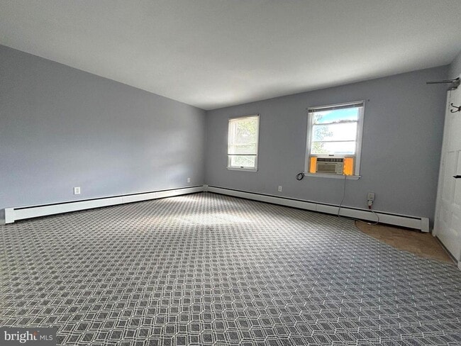 Building Photo - 43 S Main St