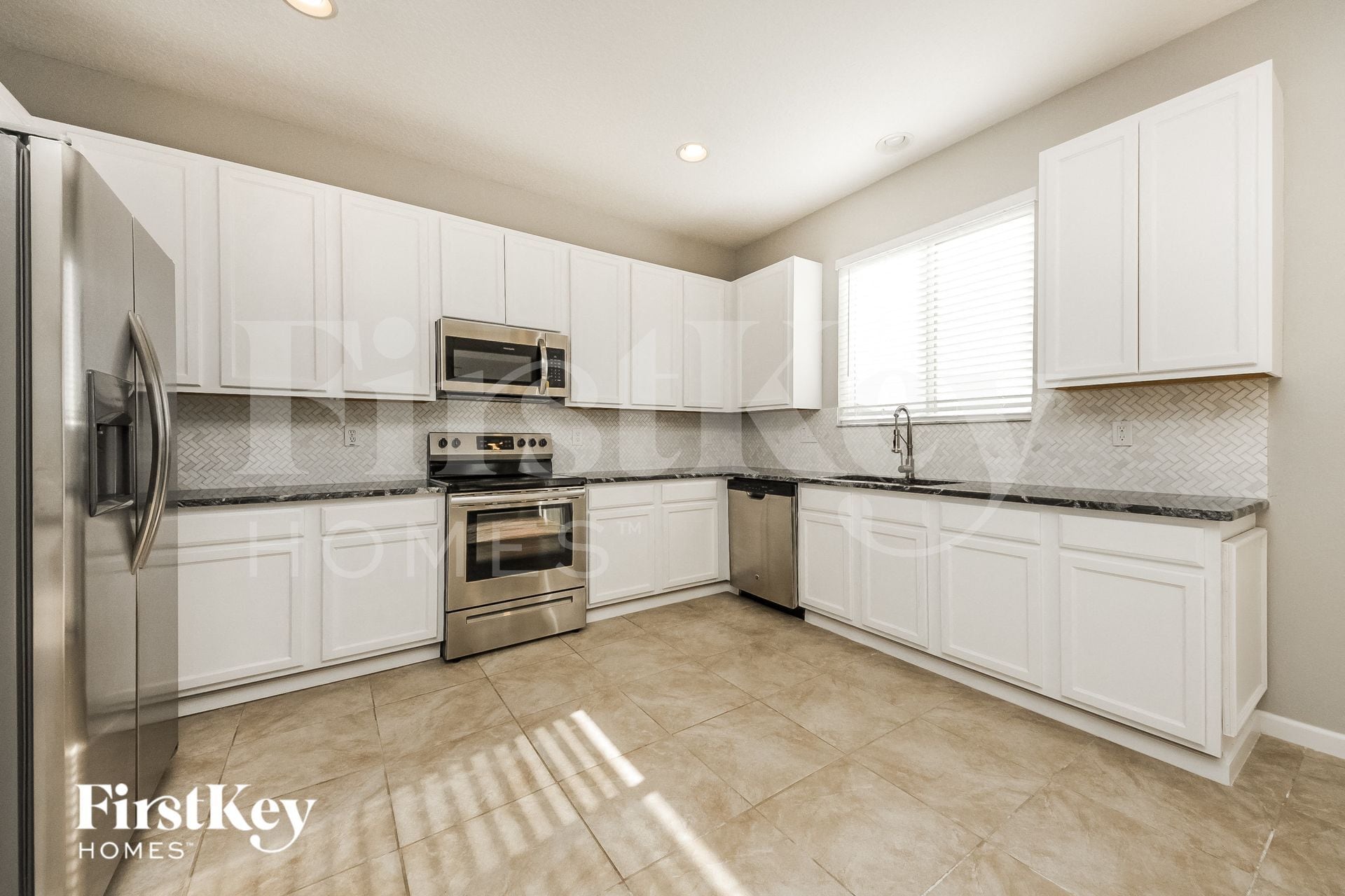 Building Photo - 796 Lakeview Pointe Dr