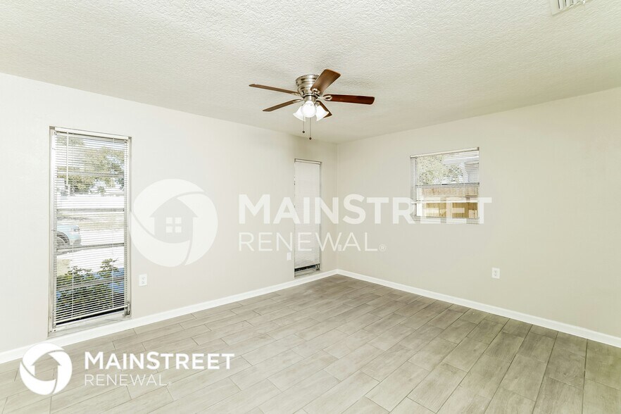 Building Photo - 8200 Monarch Dr