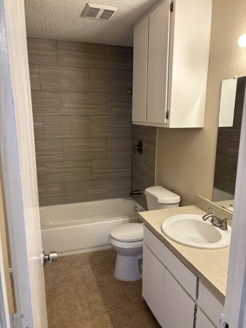 Building Photo - "Charming 2-Bed, 2-Bath in Haltom City – 901 Sq!"