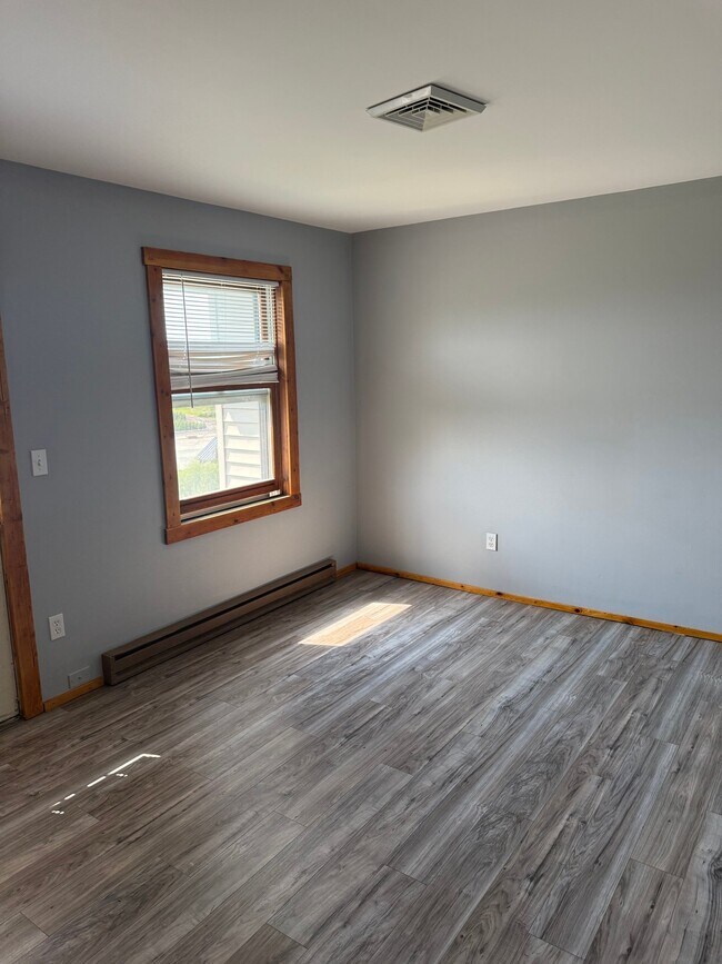 Building Photo - 1260 Loudon Rd