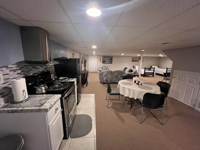 Building Photo - Large 1 bedroom basement apartment in beau...