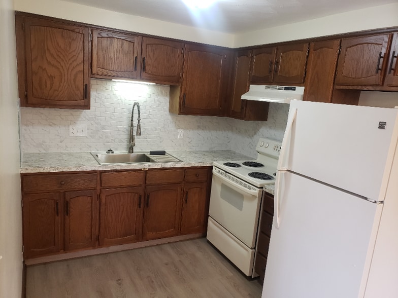 Primary Photo - 1129 Farnsworth Ave