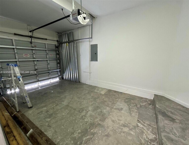 Building Photo - 7563 NW 112th Pl