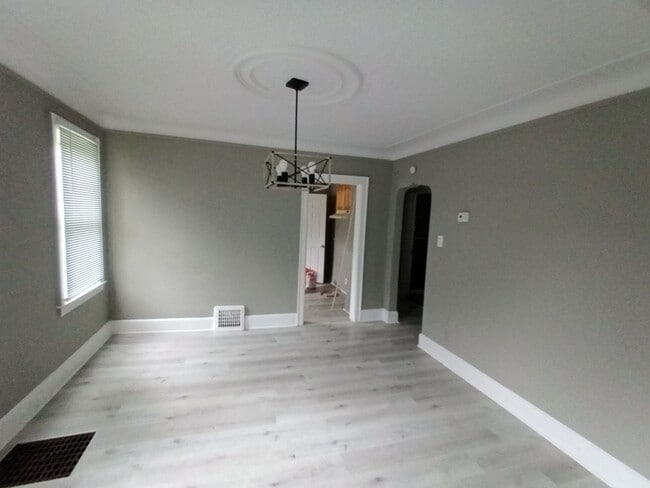 Building Photo - 4 bedroom 2 bath brick colonial NOW AVAILA...