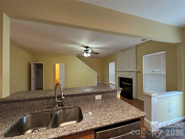 Building Photo - 6954 Beverly Springs Dr