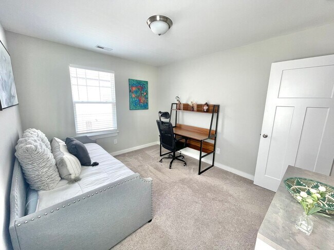 Building Photo - FURNISHED (or not) Like New 2020 Build Old...