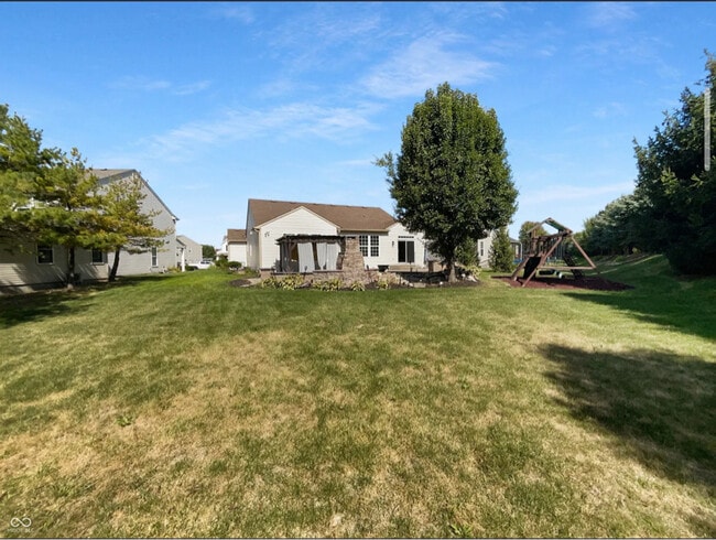 Building Photo - 2556 Greythorne Dr