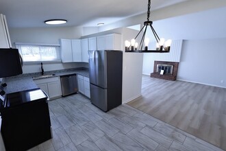 Building Photo - 1859 Delia Ave