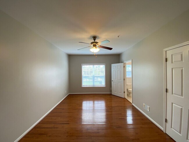 Building Photo - 6981 Hanesbrook Cir