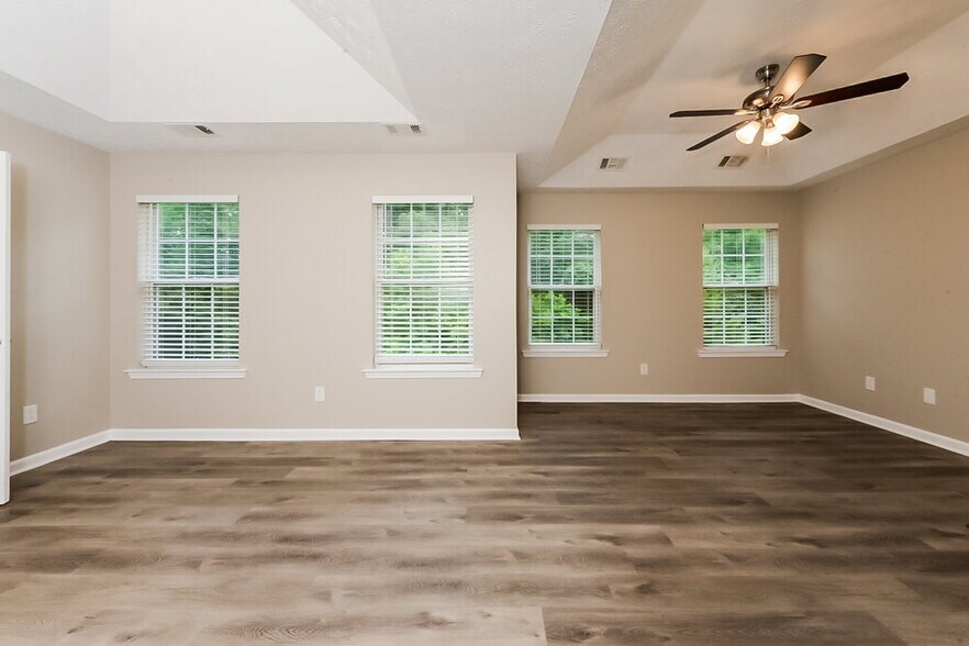 Building Photo - 413 Grove Park Dr