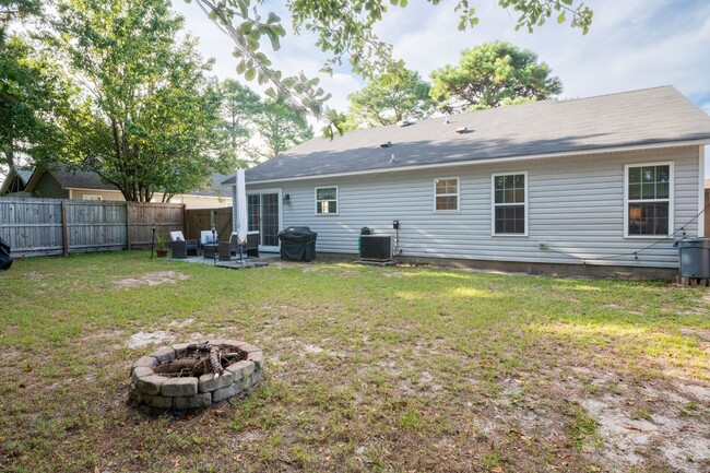Building Photo - FURNISHED MONTHLY RENTAL-AVAILABLE STARTIN...