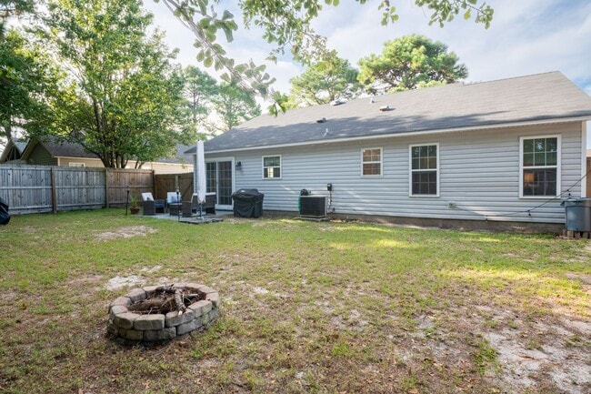 Building Photo - FURNISHED RENTAL-AVAILABLE 3-12 MONTHS STARTING JUNE 10, 2026