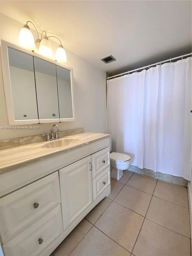 Building Photo - 13499 Biscayne Blvd