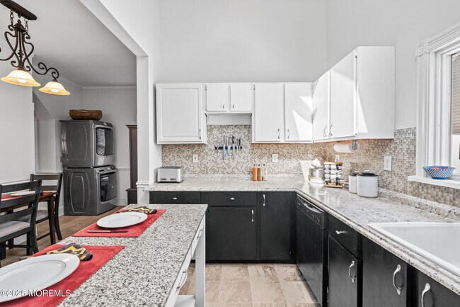 Building Photo - 49 Franklin Ave