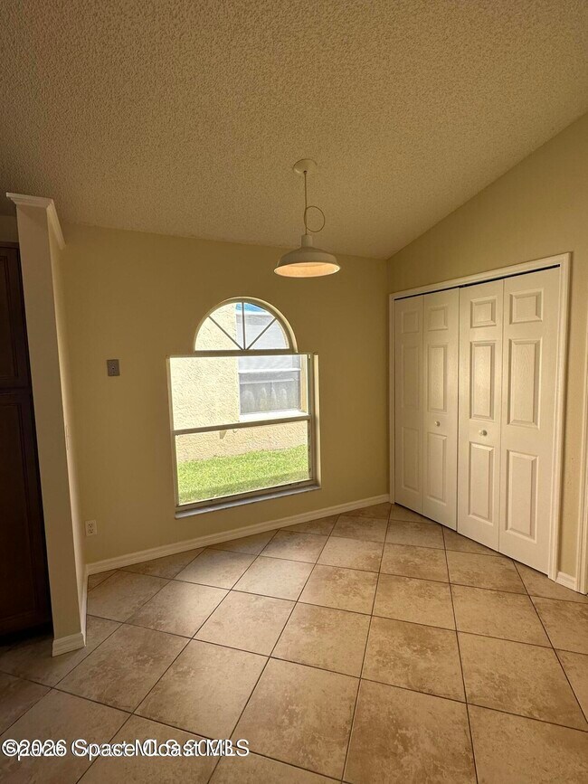 Building Photo - 2923 Pebble Creek St