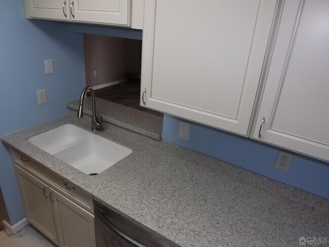 Building Photo - 5023 Ravens Crest Dr