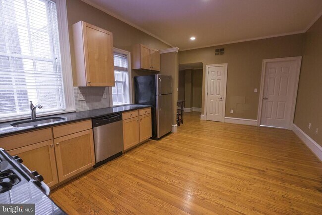 Building Photo - 1602 Spruce St