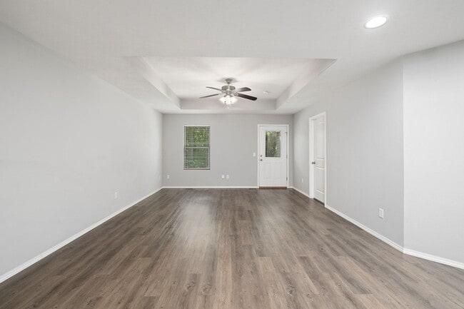 Building Photo - 3 Bedroom Duplex Rental in Springfield!