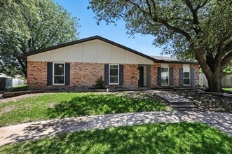 Building Photo - 5024 Middleton Cir