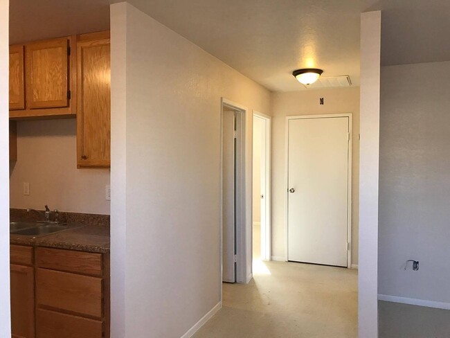 Building Photo - House for rent in Brawley!