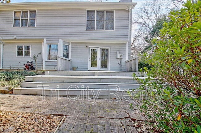 Building Photo - 404 Topaz Trail