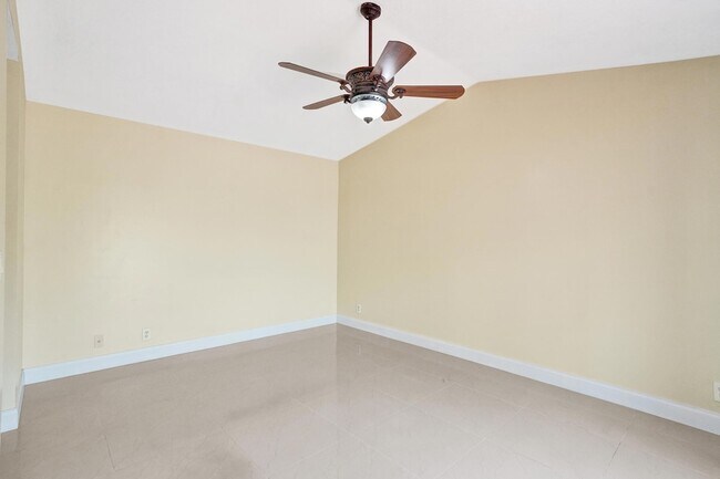 Building Photo - 17866 SW 10th Ln