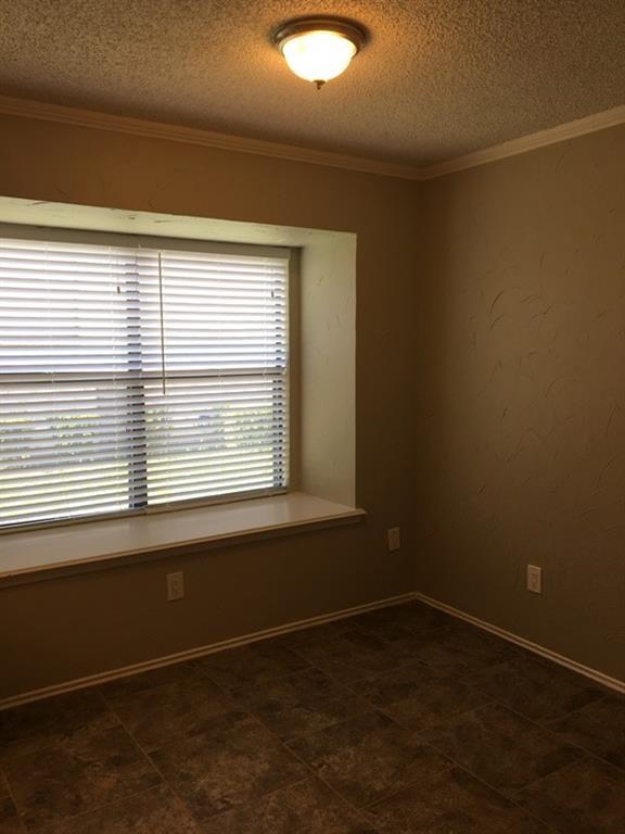 Building Photo - 3113 Kensington Dr