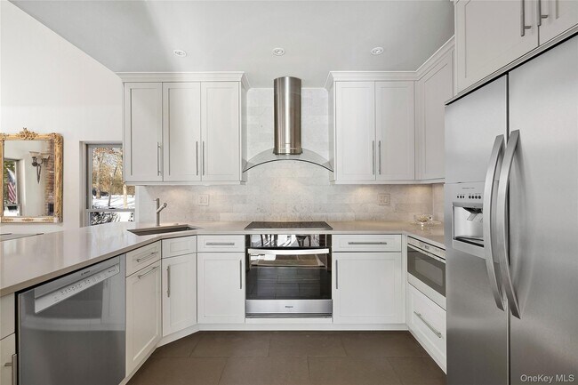 Building Photo - 11 Sandown Ct