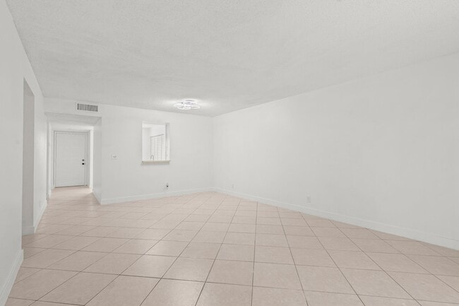 Building Photo - 7301 Amberly Ln