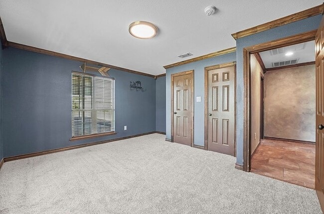 Building Photo - 5508 E County Rd 60
