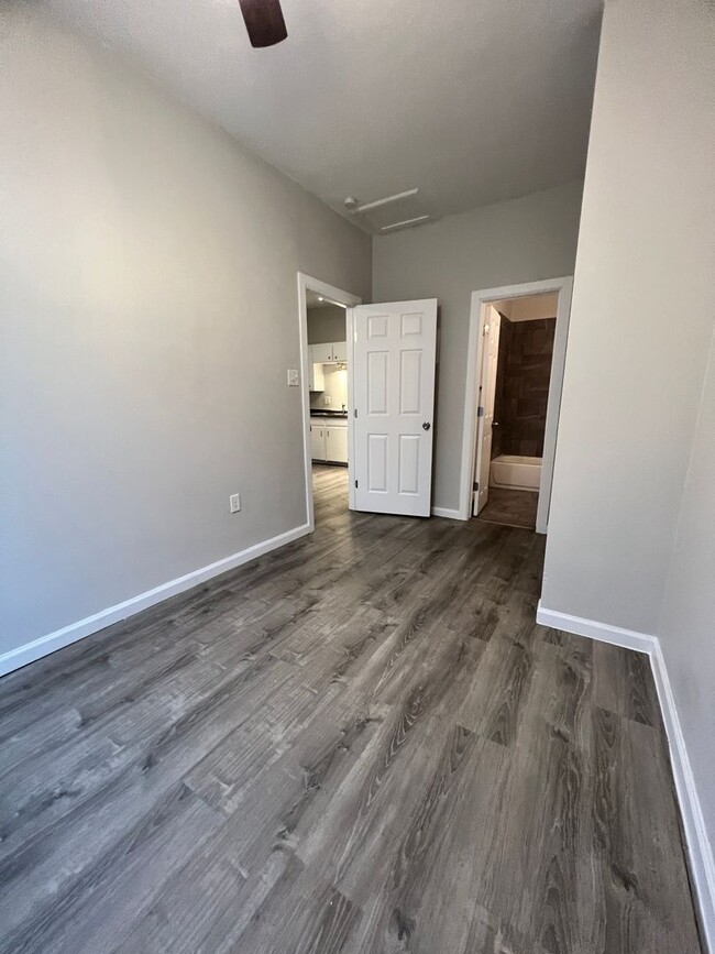 Building Photo - Charming One Bedroom Home In Prospect Hill