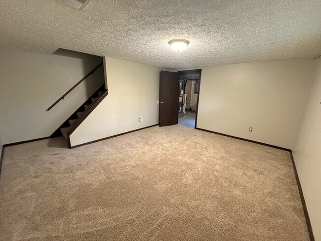 Building Photo - 3090 Highcliff Ct